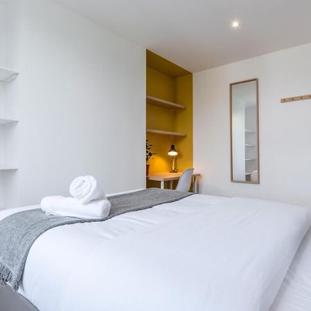 Bright 3-Bedroom 2-Bathroom Flat Лил Екстериор снимка