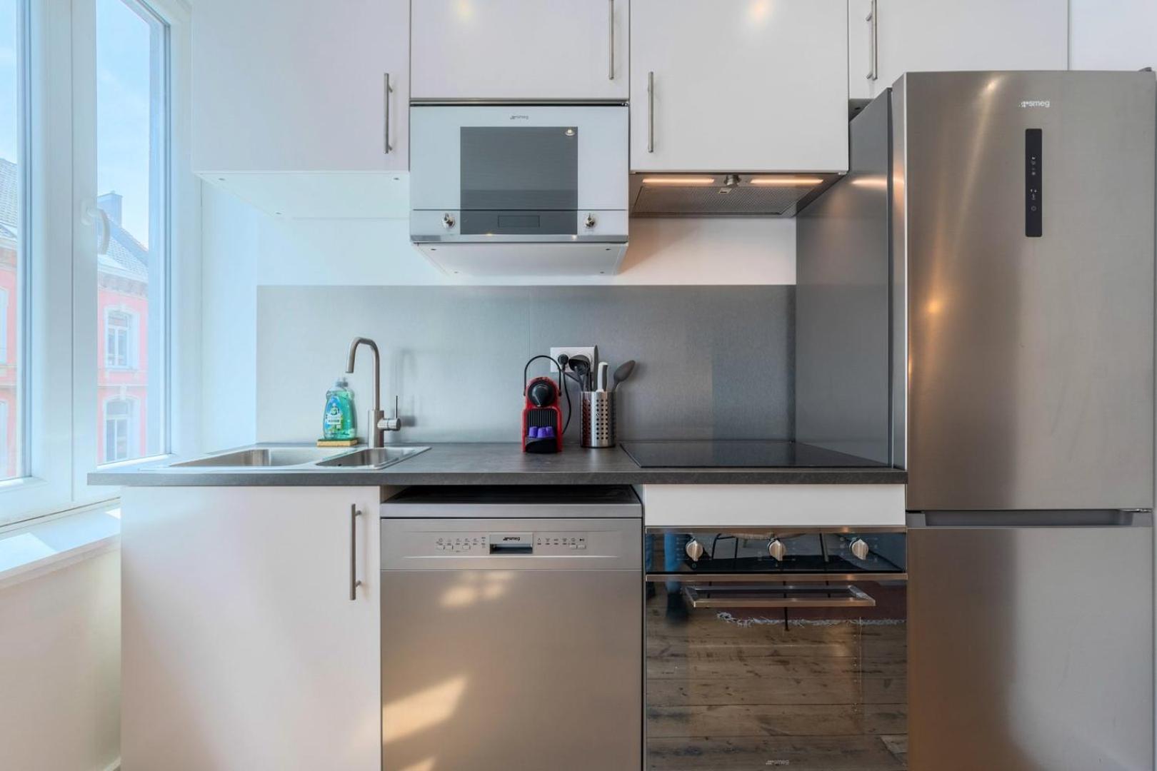 Bright 3-Bedroom 2-Bathroom Flat Лил Екстериор снимка
