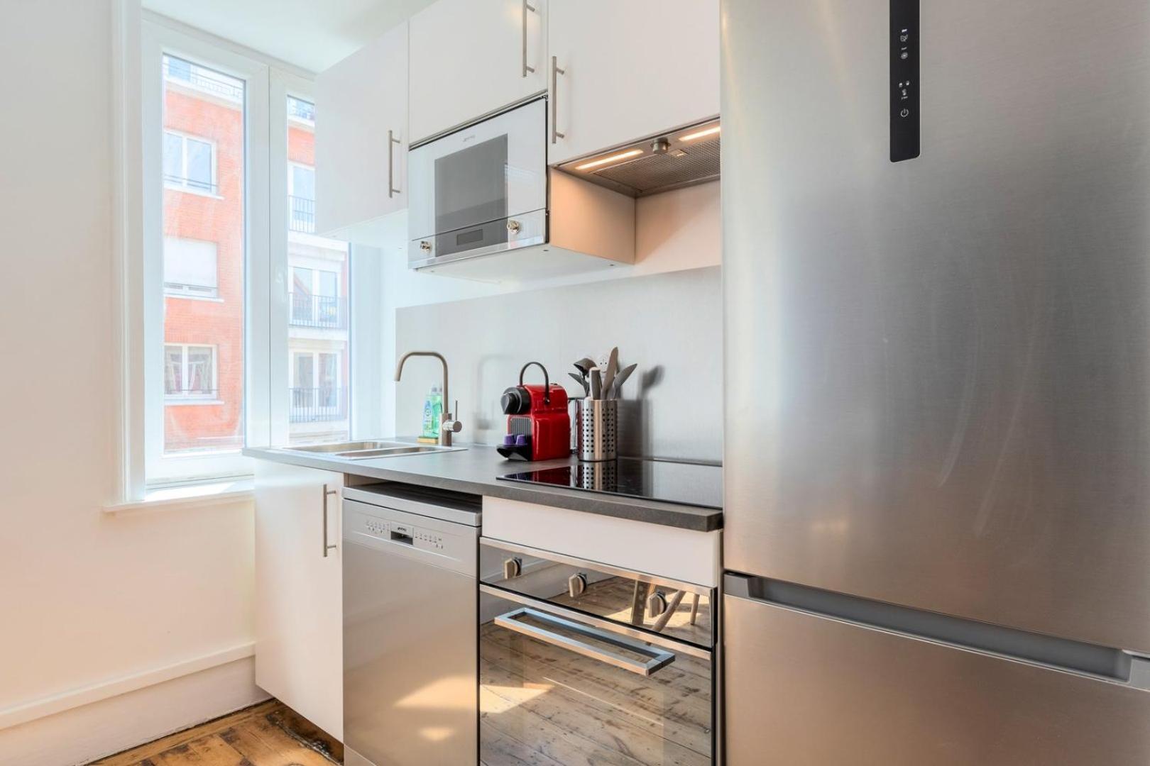 Bright 3-Bedroom 2-Bathroom Flat Лил Екстериор снимка